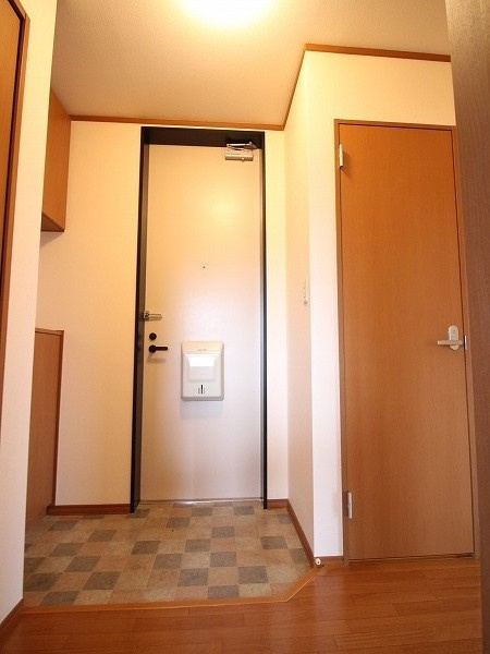 ヘーベルヒルズ西向日の玄関