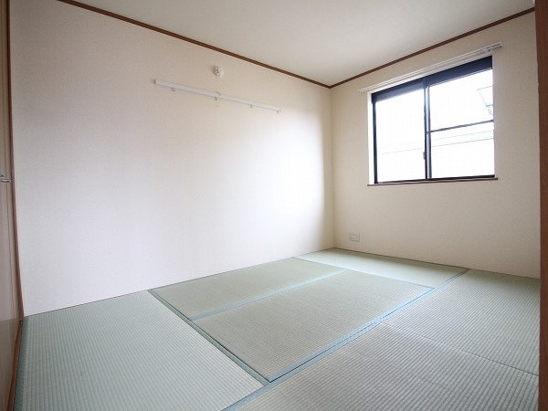 ヘーベルヒルズ西向日の和室