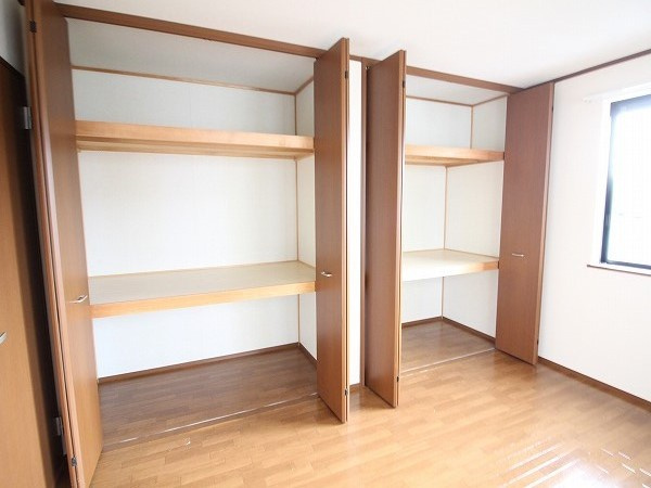 ヘーベルヒルズ西向日の収納