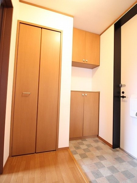 ヘーベルヒルズ西向日の玄関