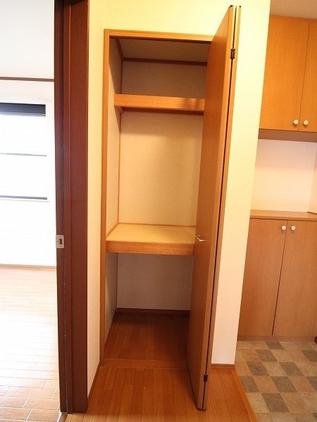 ヘーベルヒルズ西向日の収納