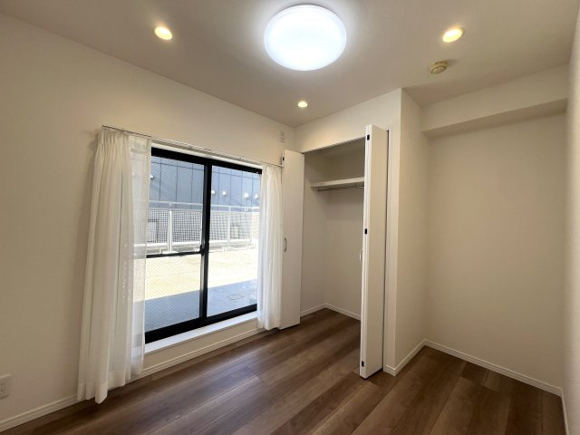 ルーバルで・テント張って・キャンプ気分！でも、火気厳禁！【リフォーム／アール・ケープラザ横浜西】の洋室|スタンダードな洋室です