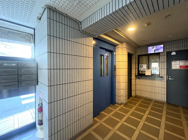 ルーバルで・テント張って・キャンプ気分！でも、火気厳禁！【リフォーム／アール・ケープラザ横浜西】のその他共用部分