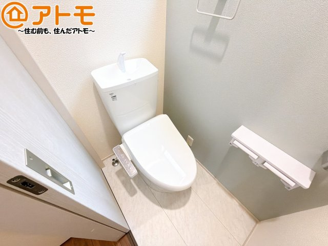 【トイレ】 | 清水区三保7期　新築戸建　3号棟 | 毎日使うトイレだからこそ機能性を重視したいですよね！温水洗浄便座で快適な時間をお過ごしください♪