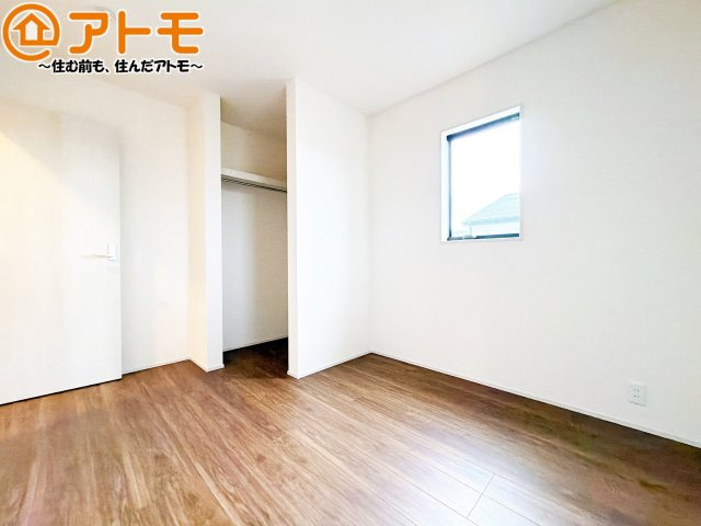 【子供部屋】 | 清水区三保7期　新築戸建　3号棟 | 壁と床がシンプルな色合いだからこそ自分だけの空間を作れます♪お部屋作りのイメージは順調でしょうか♪