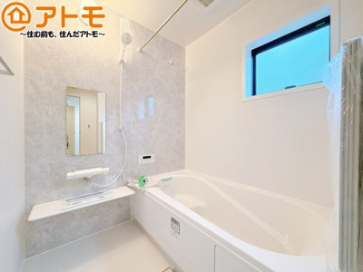 【浴室】 | 清水区三保7期　新築戸建　2号棟 | 浴室乾燥などの機能も充実♪ユニットバスはお掃除もしやすく家事の手間も軽減！窓は湿気をこもらせません！