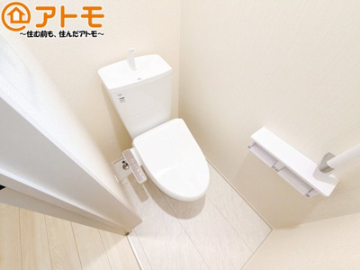 【トイレ】 | 清水区三保7期　新築戸建　2号棟 | 年代を問わず使いやすい洗浄機能付きのトイレ♪肌への負担をも減らせるのでお子様の敏感なお肌も安心！