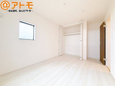 【子供部屋】 | 清水区三保7期　新築戸建　2号棟 | 壁と床がシンプルな色合いだからこそ自分だけの空間を作れます♪お部屋作りのイメージは順調でしょうか♪