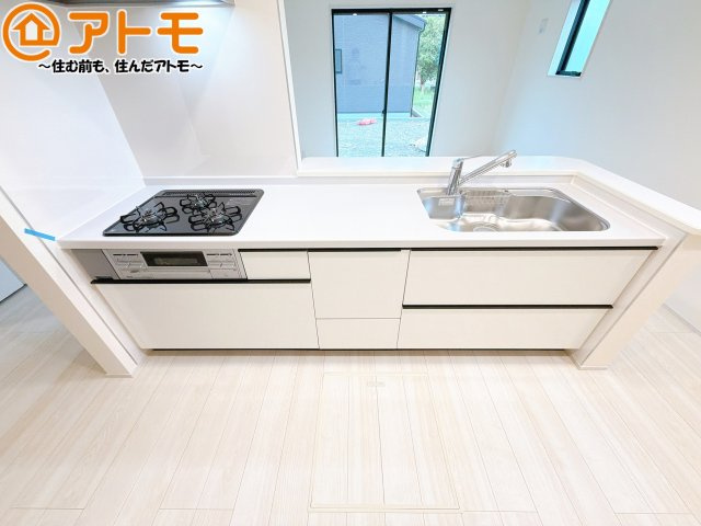 【キッチン】 | 清水区三保7期　新築戸建　2号棟 | 対面式のキッチンはリビングを見渡すことができるので安心♪家族の会話も増えそうですね♪