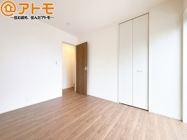 【子供部屋】 | 清水区三保7期　新築戸建　1号棟 | 壁と床がシンプルな色合いだからこそ自分だけの空間を作れます♪お部屋作りのイメージは順調でしょうか♪