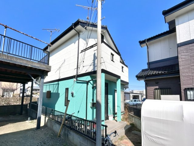【中古戸建】伊勢崎市宮子町の外観|■外観｜特徴のある個性的な住まいと美しい街並み、そして住みやすい環境を、ぜひ現地でご覧になりませんか。お気軽にお問合せください(^^)  