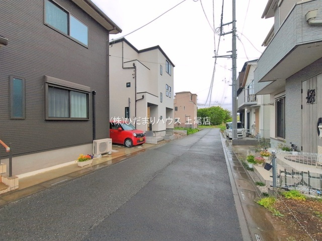 西区指扇20期　新築戸建　グラファーレ01の前面道路含む現地写真