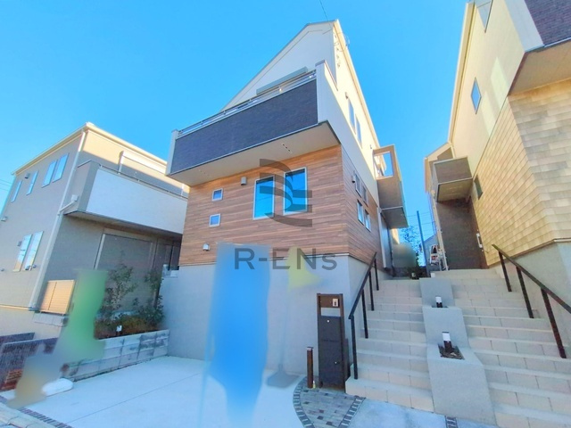 【外観】 | 練馬区大泉町２丁目　新築戸建て　C号棟 | シンプルで落ち着いたデザインが街並みに自然と調和する外観