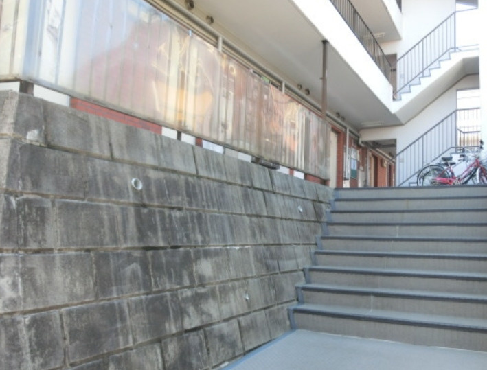 サンライフ池田のエントランス