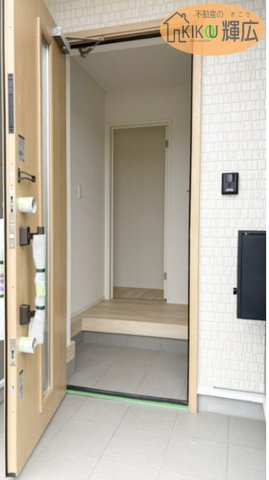 明石市大久保町谷八木第6（全9棟）7号棟の玄関