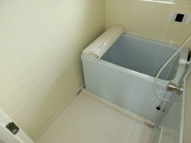 【浴室】 | 吉田ハイツ | 手入れのしやすいバスルーム。 （※参考写真）