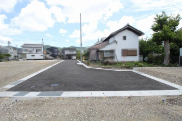 鴨部　１号地　建築条件付き　売土地　（全5区画）の前面道路含む現地写真|東側　約6.0ｍ幅公道に接道
