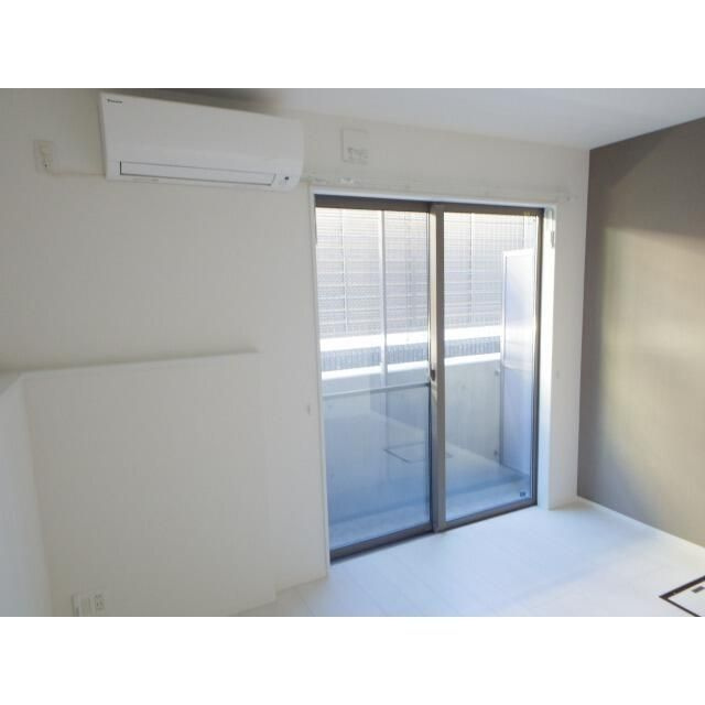 サンレイ市ヶ谷の居間・リビング