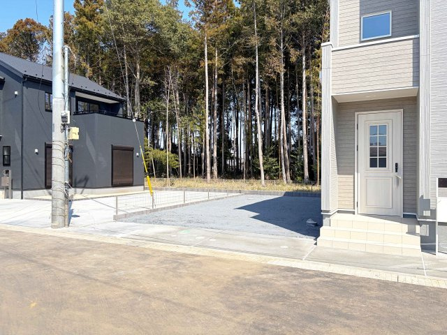 かすみがうら市下稲吉2期　新築戸建て　4号棟の駐車場|4台駐車できるカースペース！