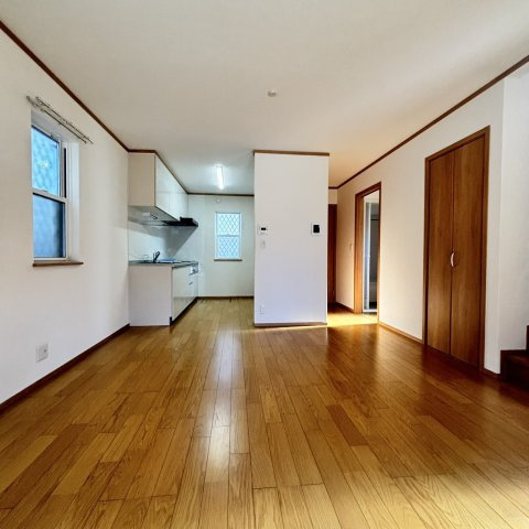 フォレストヴィル私部の居間・リビング