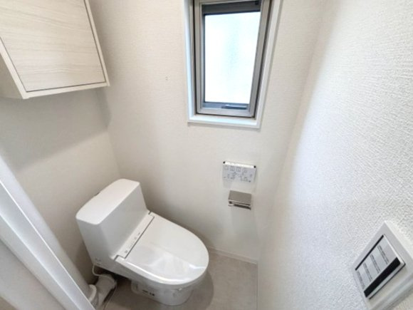 温水洗浄付きトイレです。