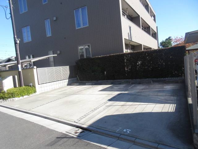 扇グリーンヴィレッジ　Ｂの駐車場|★敷地内駐車場★