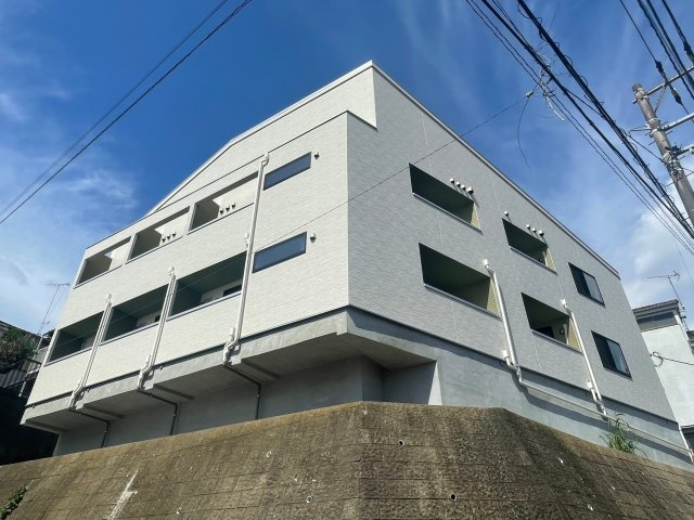 ヒルズ市川大野の外観