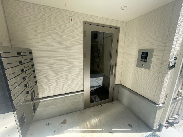 ヒルズ市川大野のエントランス