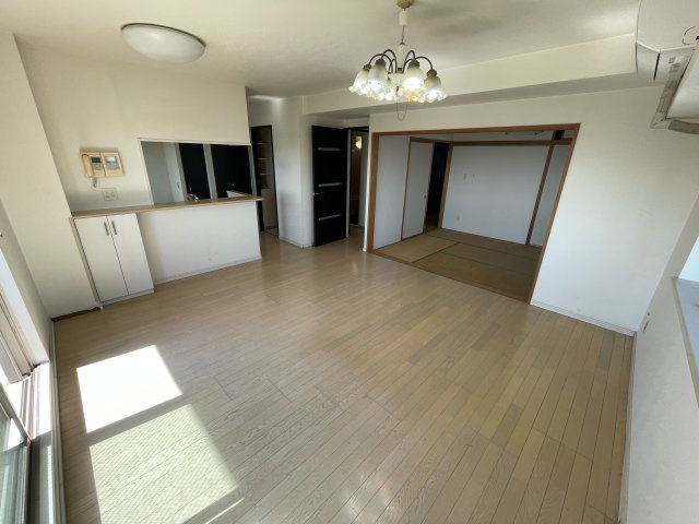 中古マンション　サンデュエル菜根　薫小・郡山第一中の居間・リビング|写真では伝わらない良さがございます♪
南向き角部屋で、快適に過ごせるおススメのお部屋なので実際にご内覧にいらしてください(#^^#)