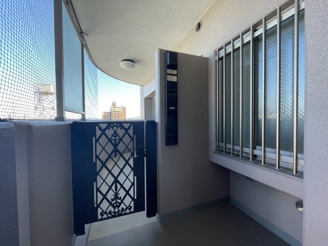 中古マンション　サンデュエル菜根　薫小・郡山第一中のその他|プライベートポーチがついているので、玄関ドアを開けても他人の目線が気になりません！