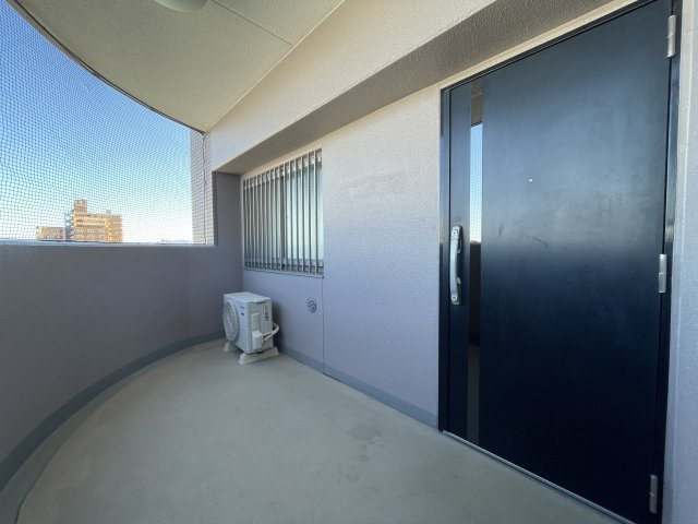 中古マンション　サンデュエル菜根　薫小・郡山第一中のバルコニー|プライベートポーチ広めです！防犯柵もついており安心して生活頂けます。