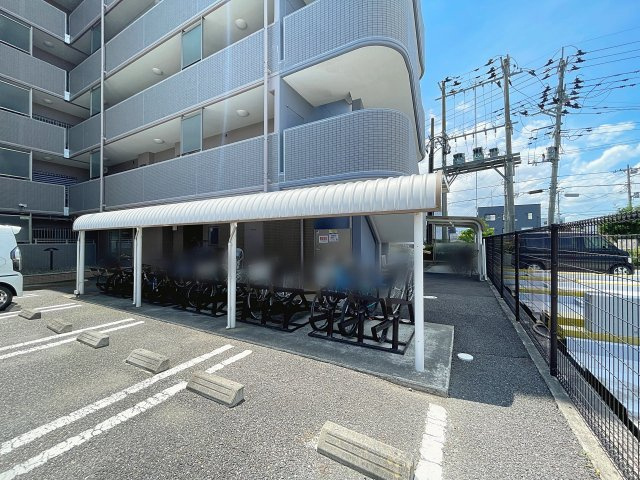 中古マンション　サンデュエル菜根　薫小・郡山第一中の駐輪場|駐輪場ありマンション。