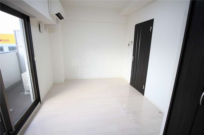 【居間・リビング】 | レグゼスタ弁天町 | ゆったりとした居間です