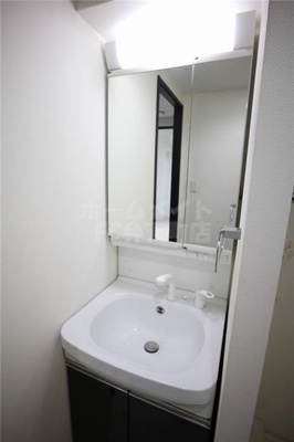 【洗面所】 | レグゼスタ弁天町 | 独立洗面所です