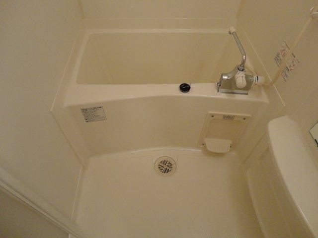 メゾンアカネの浴室