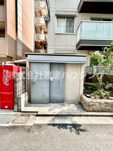 ルリエ江坂のエントランス