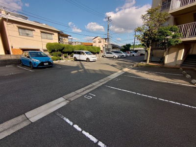 【駐車場】 | ドルミ淀川 | 敷地内駐車場です。