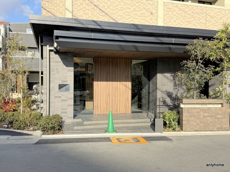 ブランシエスタ南吹田パークサイド　仲介手数料無料のエントランス