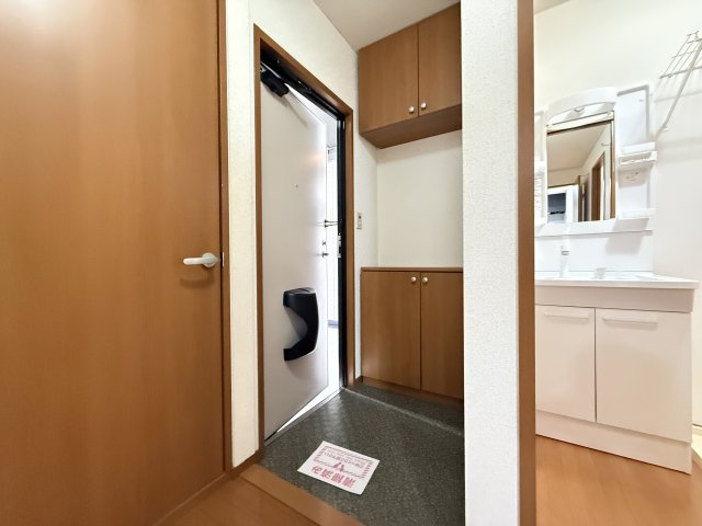エピナール B棟の玄関