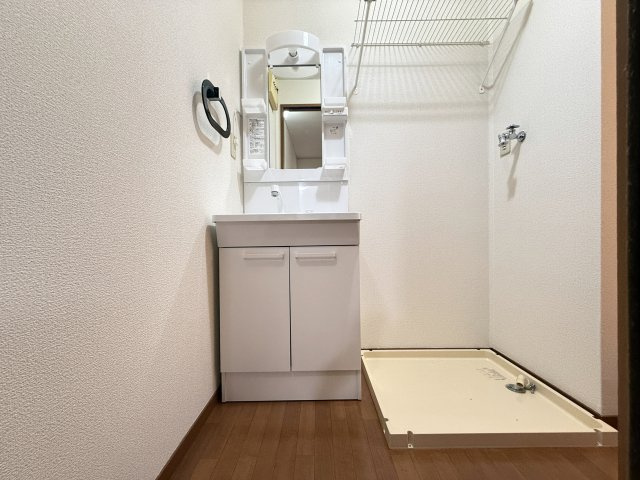 エピナール B棟の独立洗面台