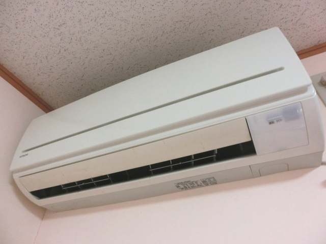 【設備】 | パティオ・レオン | 快適な生活に欠かせないエアコン。 （※参考写真）