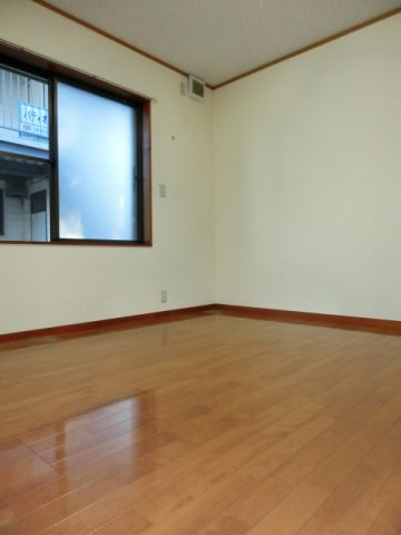 【寝室】 | パティオ・レオン | 南向きの明るい寝室スペース。 （※参考写真）