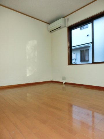 【居間・リビング】 | パティオ・レオン | 南向きの明るい居室スペース。 （※参考写真）