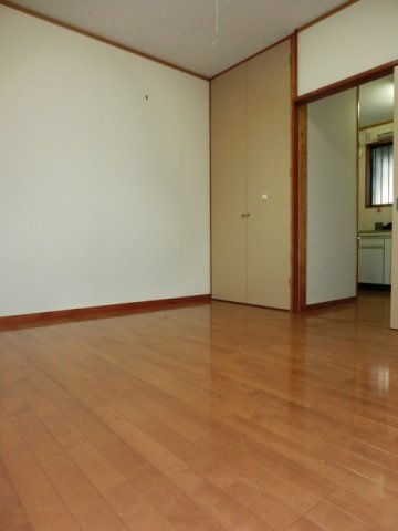 【居間・リビング】 | パティオ・レオン | フローリングの綺麗な洋室。 （※参考写真）