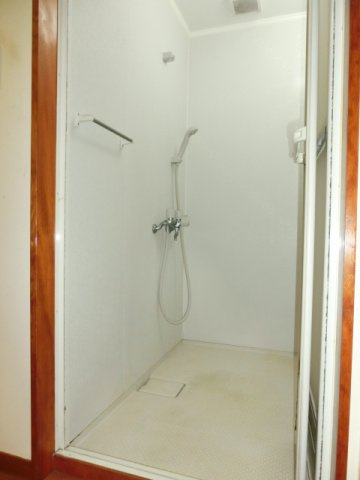 【浴室】 | パティオ・レオン | シャワールーム・トイレ別。 （※参考写真）