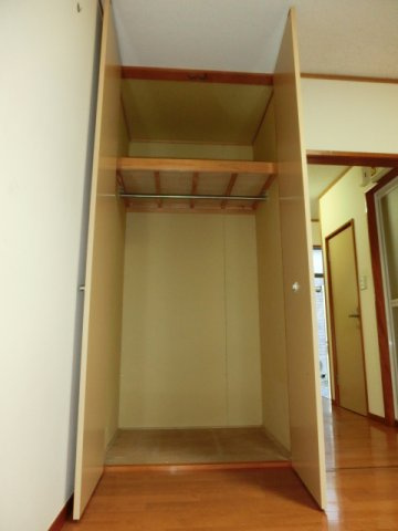 【収納】 | パティオ・レオン | クローゼットタイプの収納スペース。 （※参考写真）