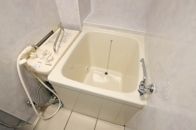 【浴室】 | ゴトウマンション | 追い焚き機能付きのお風呂です