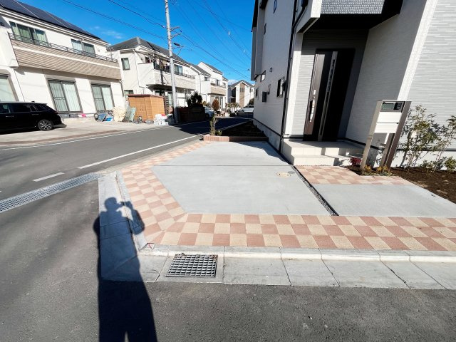 祝　成約済み　八王子市　楢原町　新築戸建ての駐車場|～仲介手数料無料☆八王子ひなた不動産～八王子市楢原町　新築戸建て