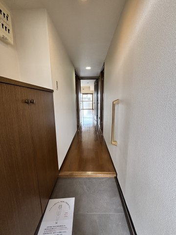 リベルテ戸田の玄関