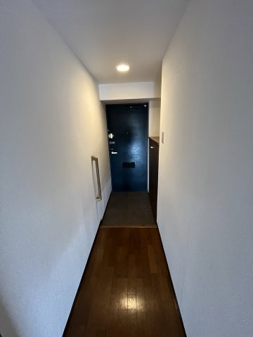 リベルテ戸田の玄関